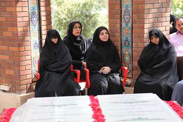 مراسم رونمایی از یادمان شهدای گمنام